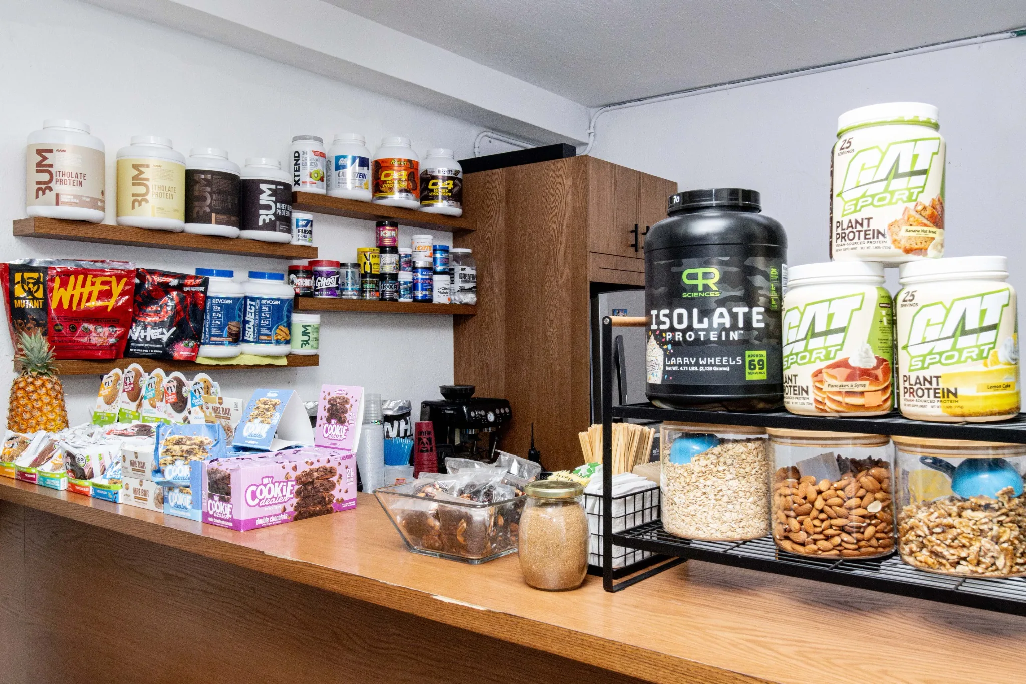 Suplementos deportivos — Proteínas, creatina y snacks